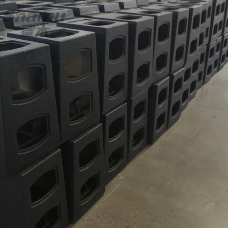 Spraying Polyurea For Loudspeaker Box